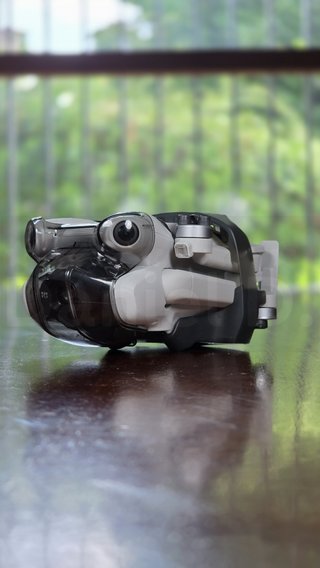 COMO NUEVO Dron DJI Mini 4 Pro Fly More Combo