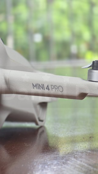 COMO NUEVO Dron DJI Mini 4 Pro Fly More Combo