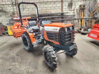 Mini tractor Kubota GB13 con rotavator