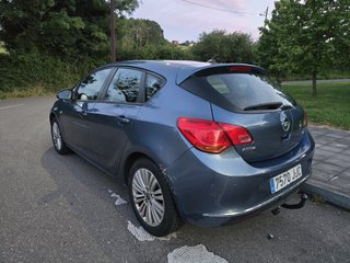 Opel Astra 1.6 CDTI 110 CV 2015 | 212.000 km | ITV