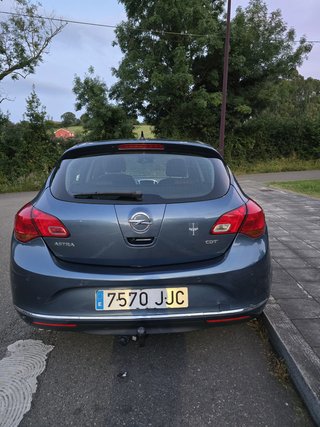 Opel Astra 1.6 CDTI 110 CV 2015 | 212.000 km | ITV