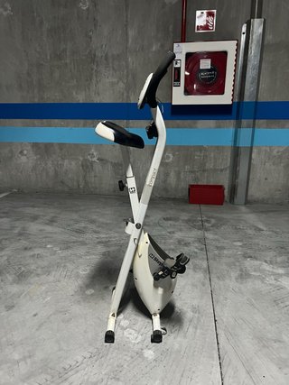 Bicicleta Estática Plegable con Ruedas