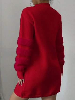 Vestido rojo con detalles de pelo en las mangas