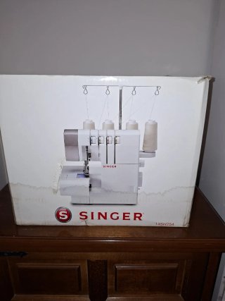 Remalladora Singer 14SH754