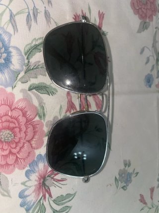 Gafas de sol antiguas plateadas