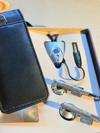 Capdase Set iPod Nano 2da Gen: Funda y Auriculares