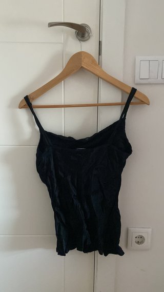Camiseta Zara encaje tirantes negra