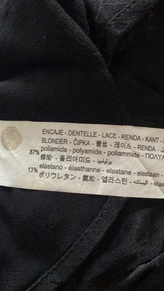 Camiseta Zara encaje tirantes negra