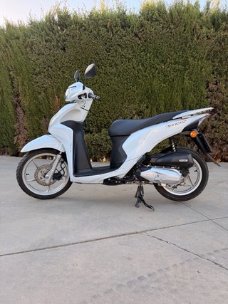 Honda Vision 110 Scooter Blanca