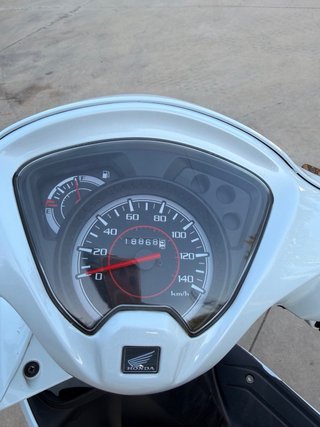 Honda Vision 110 Scooter Blanca