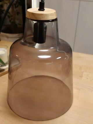 2 Lámparas de cristal y madera. 25 las dos.