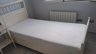 2 Camas Ikea Hemnes 90x200 con somier y colchón