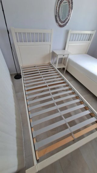 2 Camas Ikea Hemnes 90x200 con somier y colchón