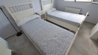 2 Camas Ikea Hemnes 90x200 con somier y colchón