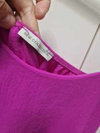Camiseta tirantes fiesta rosa eléctrico