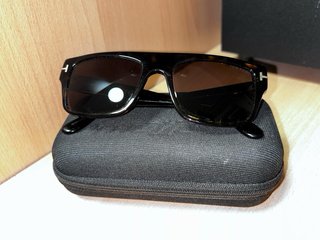 Gafas de sol Tom Ford FT0907.