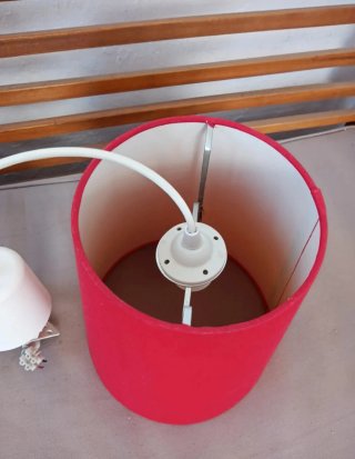 Lámpara roja Ikea