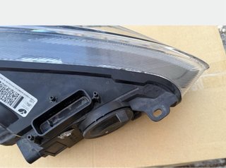 Farol LED Esquerdo Ford Focus 2016