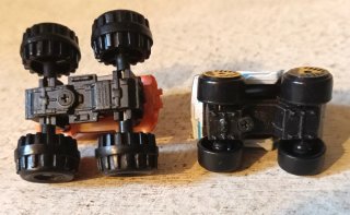 Lotto 2 Micro Machines Super 4x4 Monster Truck