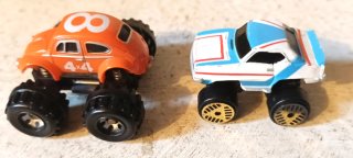 Lotto 2 Micro Machines Super 4x4 Monster Truck