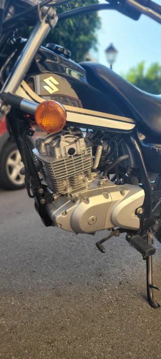 Suzuki Van Van 125cc Naked Negra