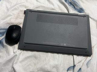 HP Chromebook Plus con mouse