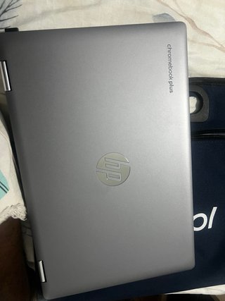 HP Chromebook Plus con mouse