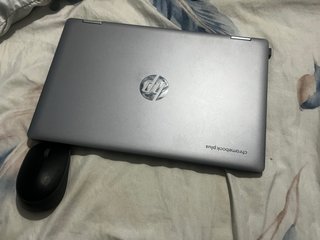 HP Chromebook Plus con mouse
