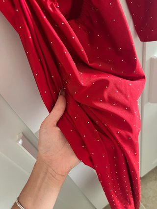 Vestido rojo largo con pedrería