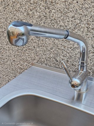 Fregadero exterior metálico con 2 estantes