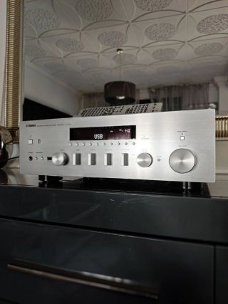 Yamaha R-N500 – Receptor estéreo Hi-Fi Network