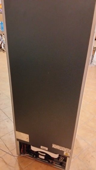 Frigorífico blanco con congelador