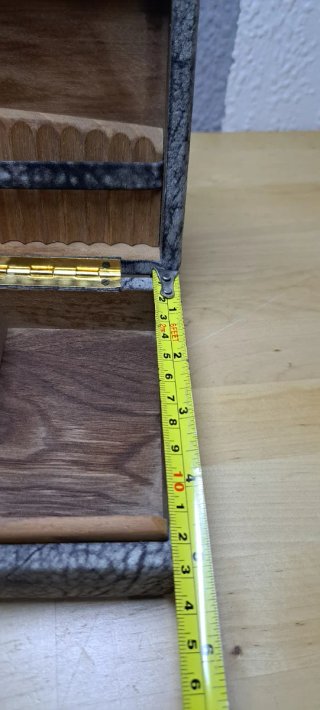 Caja tabaquera o pitillera de mesa antigua
