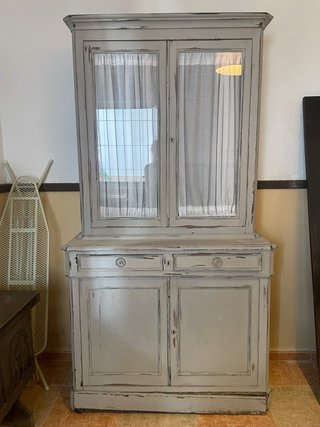 Aparador in legno verniciato gesso grigio