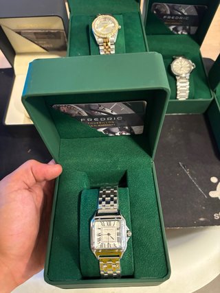 Reloj Frederic Cuadrado Dorado y Plateado