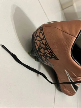 Botas de fútbol Nike Hypervenom Dorado