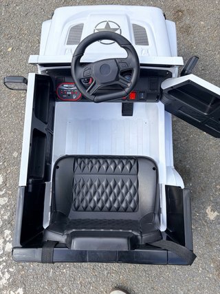 Coche eléctrico infantil