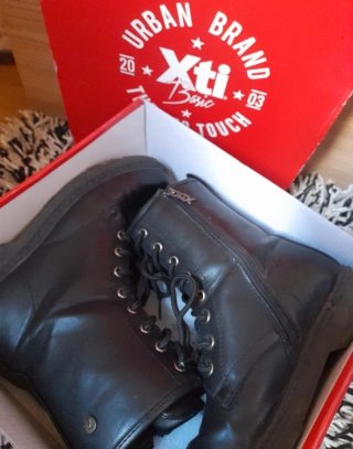 Botines militares Xti negros