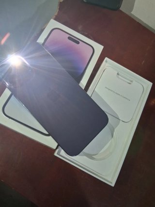 iPhone 14 Pro Max Morado Oscuro
