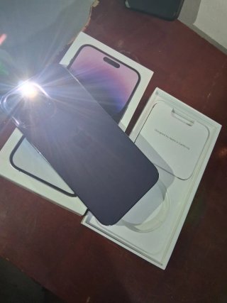 iPhone 14 Pro Max Morado Oscuro