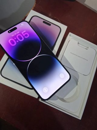 iPhone 14 Pro Max Morado Oscuro