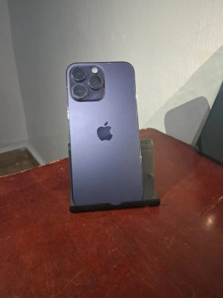 iPhone 14 Pro Max Morado Oscuro