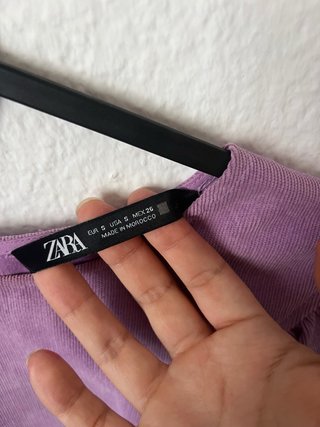 Blusa Zara manga abullonada morada