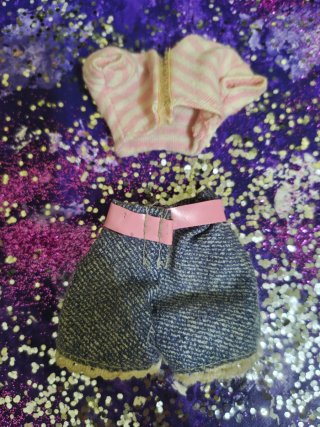 Barbie strolling fun outfit