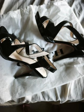 Tacones Bimba y Lola Negros Charol