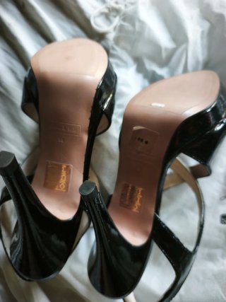 Tacones Bimba y Lola Negros Charol