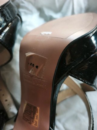 Tacones Bimba y Lola Negros Charol