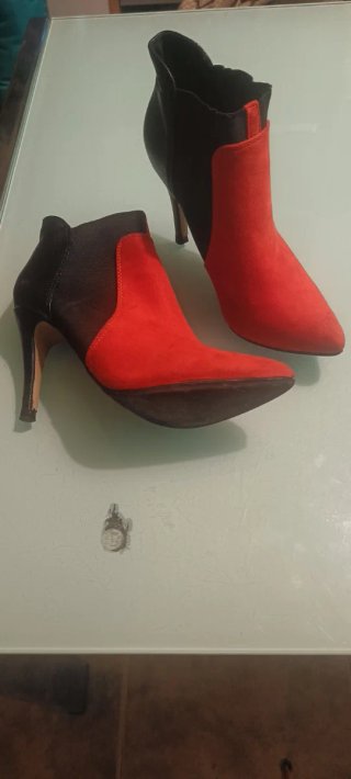 Botines ante rojo y negro elástico lateral