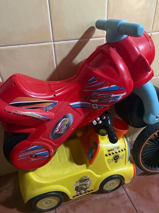 Correpasillos Moto Roja y Coche Amarillo