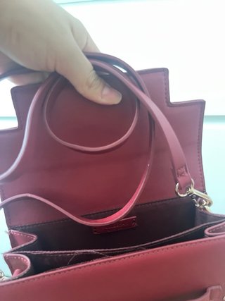 Bolso Pull&Bear rojo con tachuelas